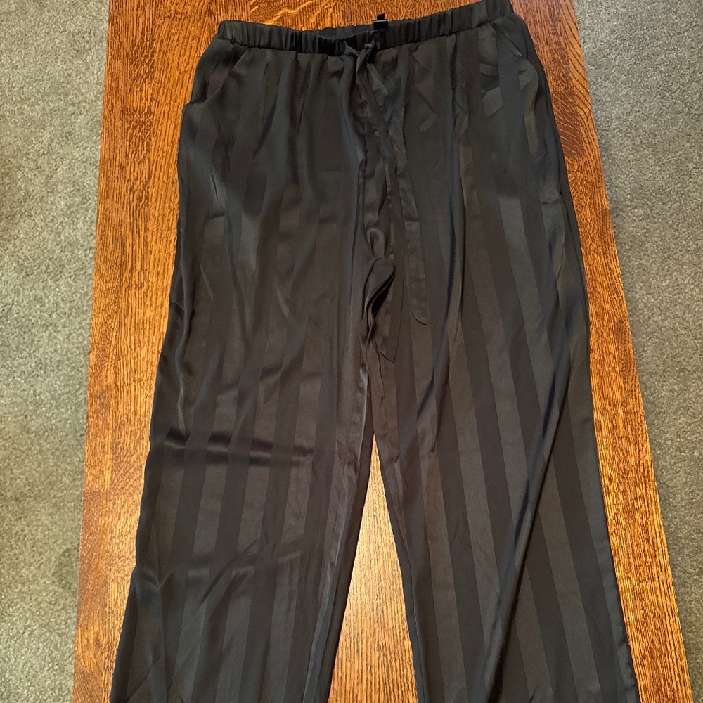 Black stripe trouser pants with tie